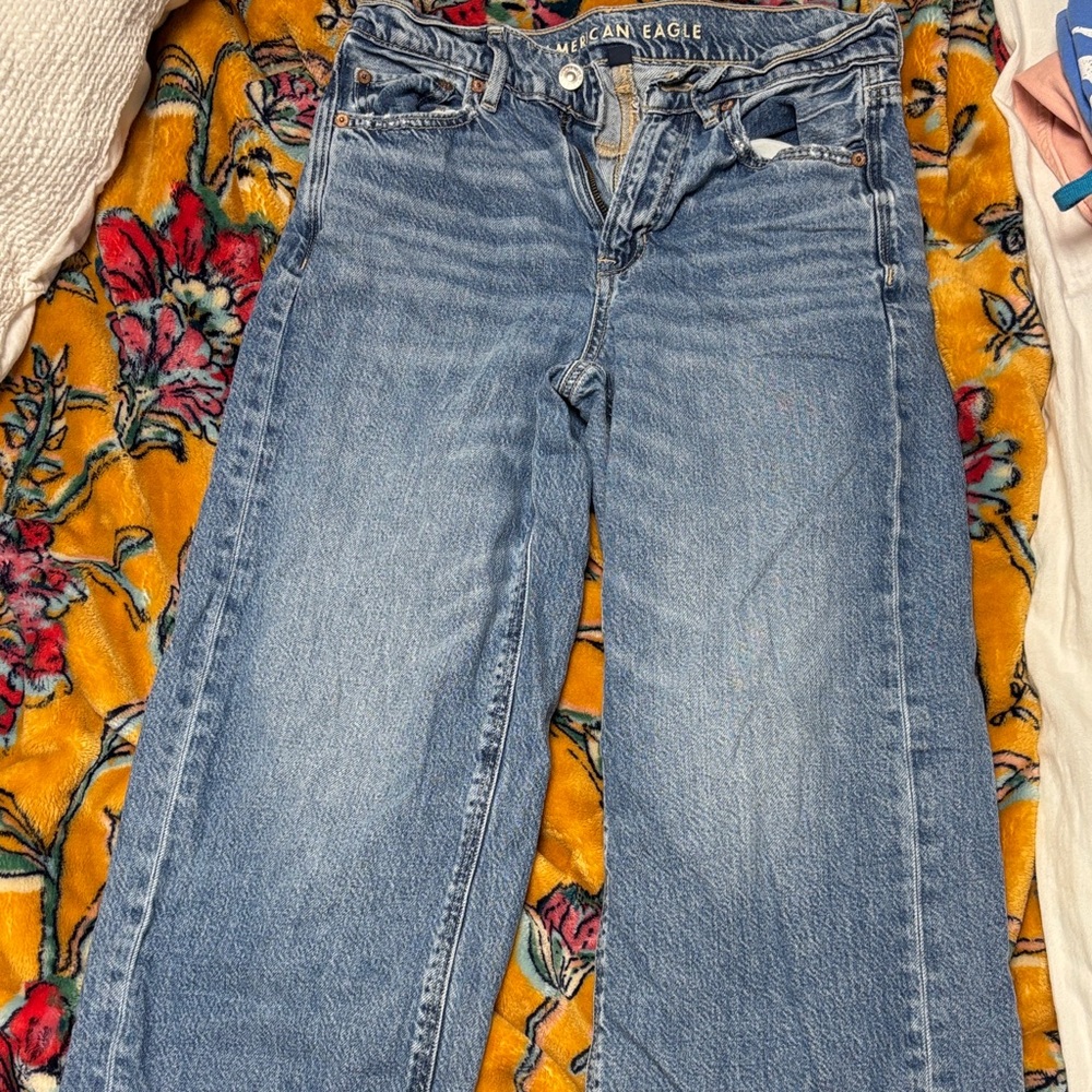 American Eagle Outfitters Women's Light Blue Straight Leg Jeans